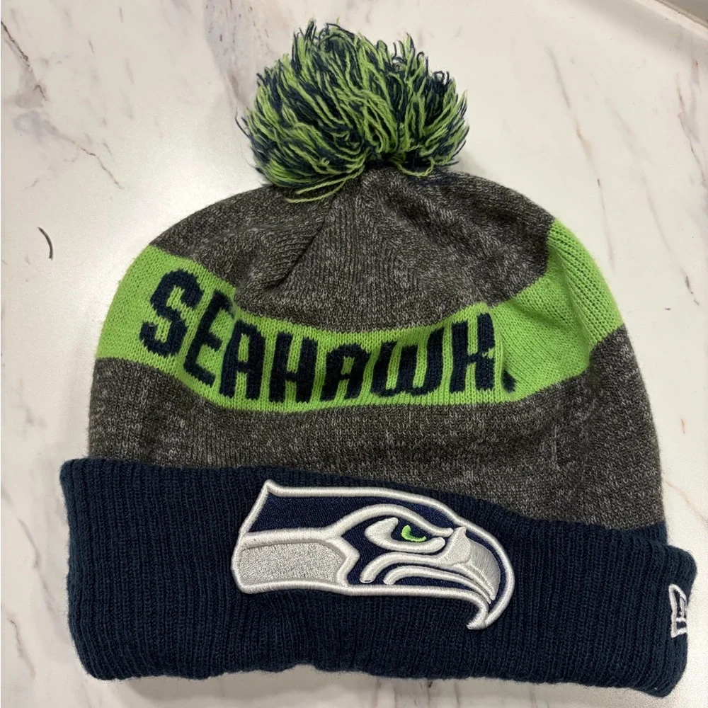 New Era Seattle Seahawks Beanie - Lime Green, Charcoal,‎ and Navy - Picture 7 of 7